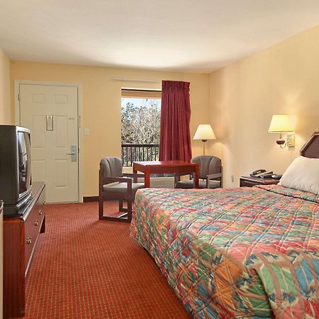 Days Inn By Wyndham Ocean Springs Εξωτερικό φωτογραφία