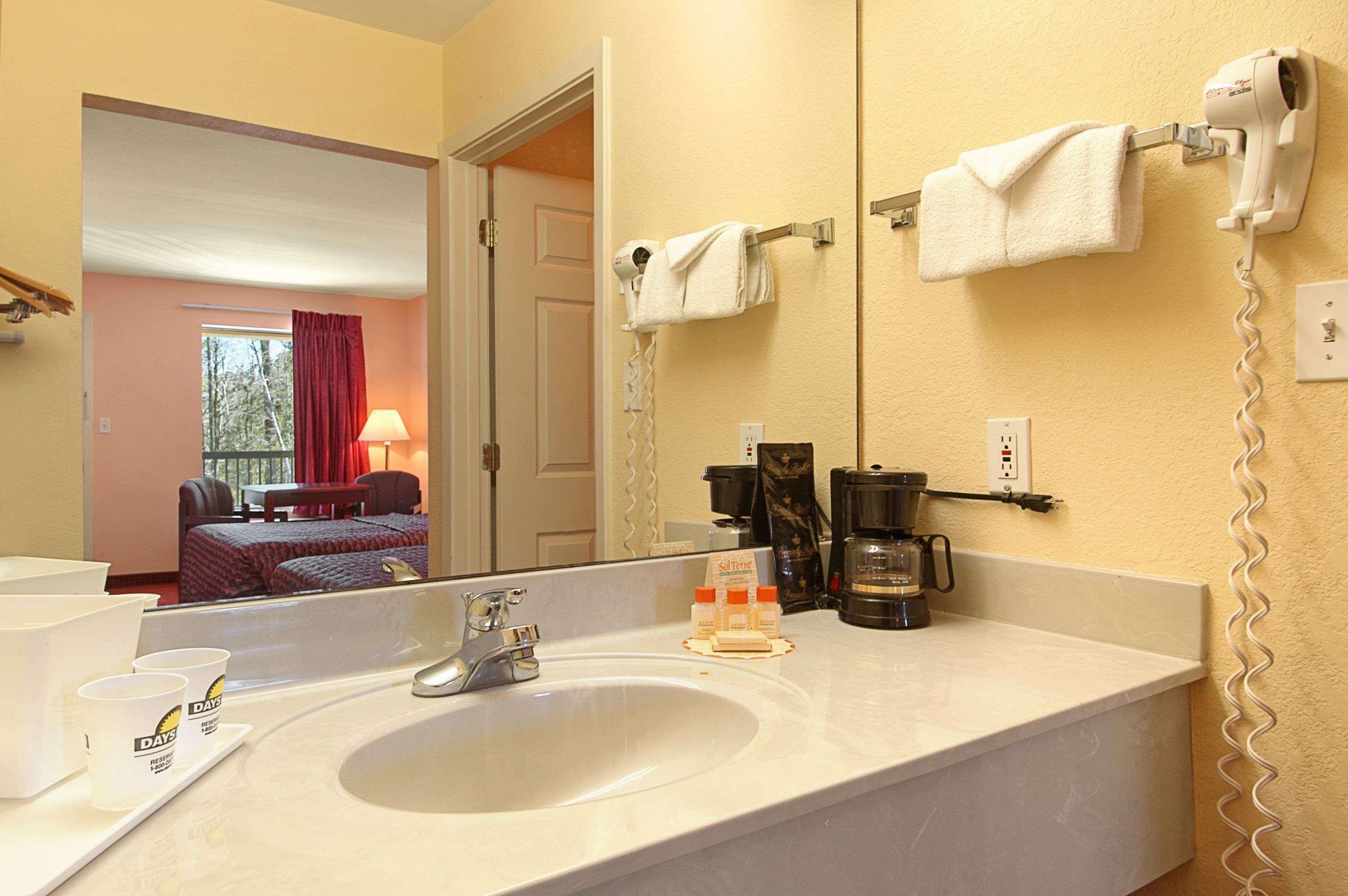 Days Inn By Wyndham Ocean Springs Εξωτερικό φωτογραφία