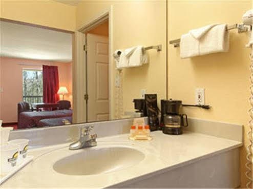 Days Inn By Wyndham Ocean Springs Εξωτερικό φωτογραφία