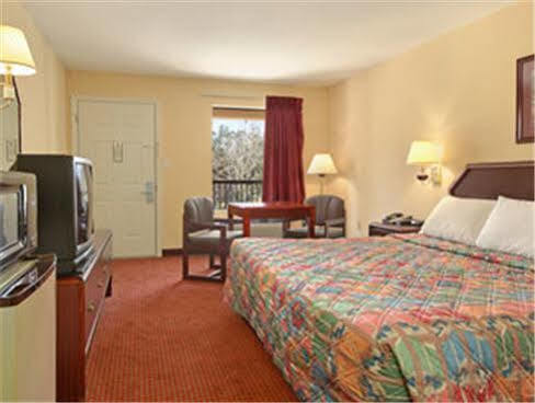 Days Inn By Wyndham Ocean Springs Εξωτερικό φωτογραφία