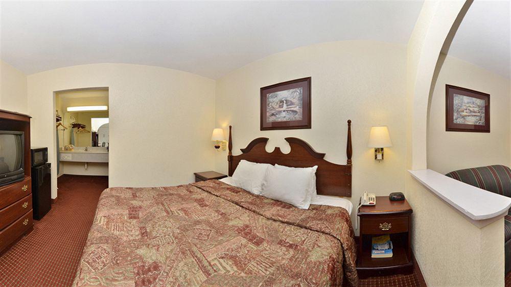 Days Inn By Wyndham Ocean Springs Εξωτερικό φωτογραφία