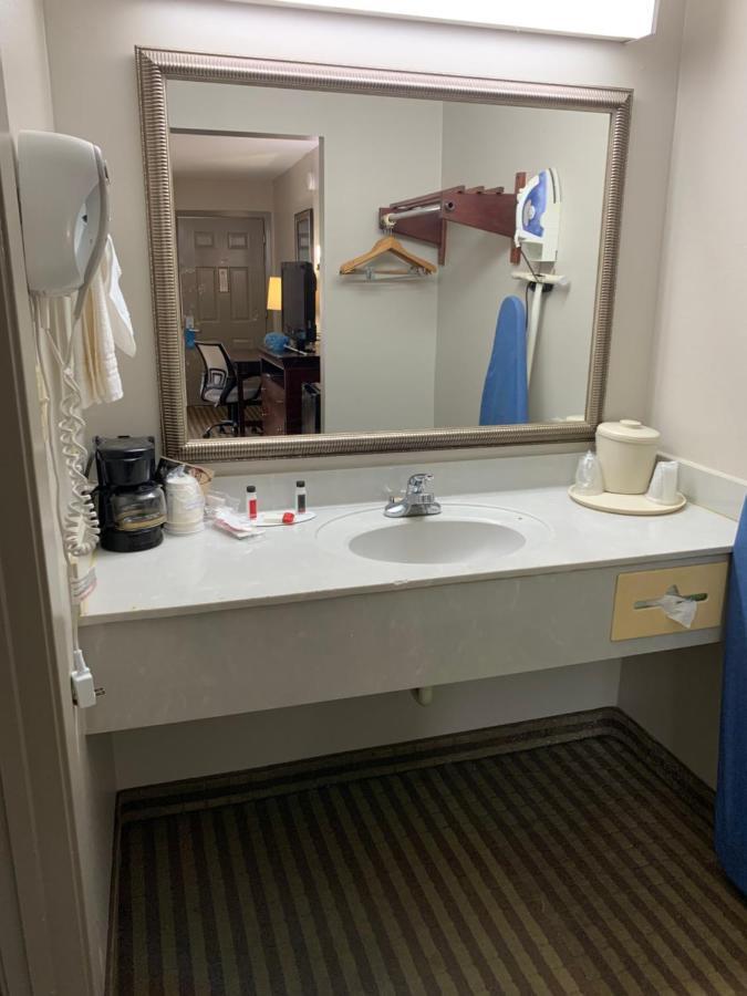 Days Inn By Wyndham Ocean Springs Εξωτερικό φωτογραφία