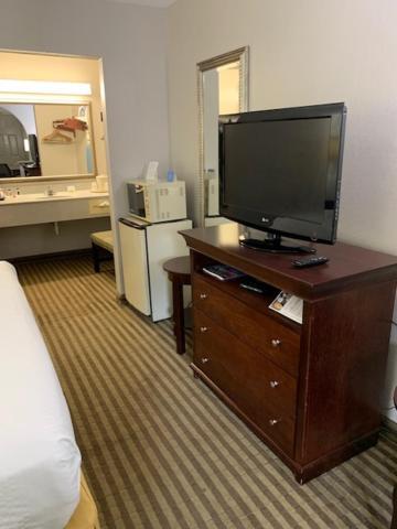 Days Inn By Wyndham Ocean Springs Εξωτερικό φωτογραφία